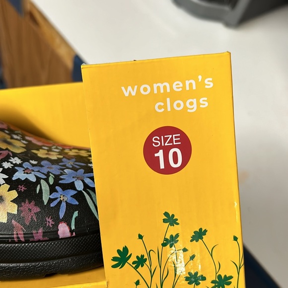 Women’s Totes brand clogs size 10 - Picture 3 of 3